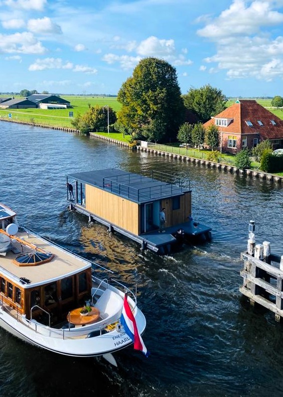 foto: 25 Castalia Evt. Met Koopligplaats Special Houseboat 1460 X 500