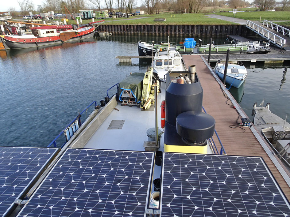 foto: 80 ex Rijkswaterstaat / Varend Woonschip 23.23, CBB Rijn