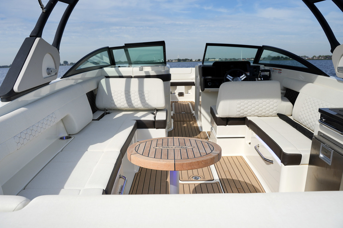 foto: 23 Sea Ray SDX 290 Outboard