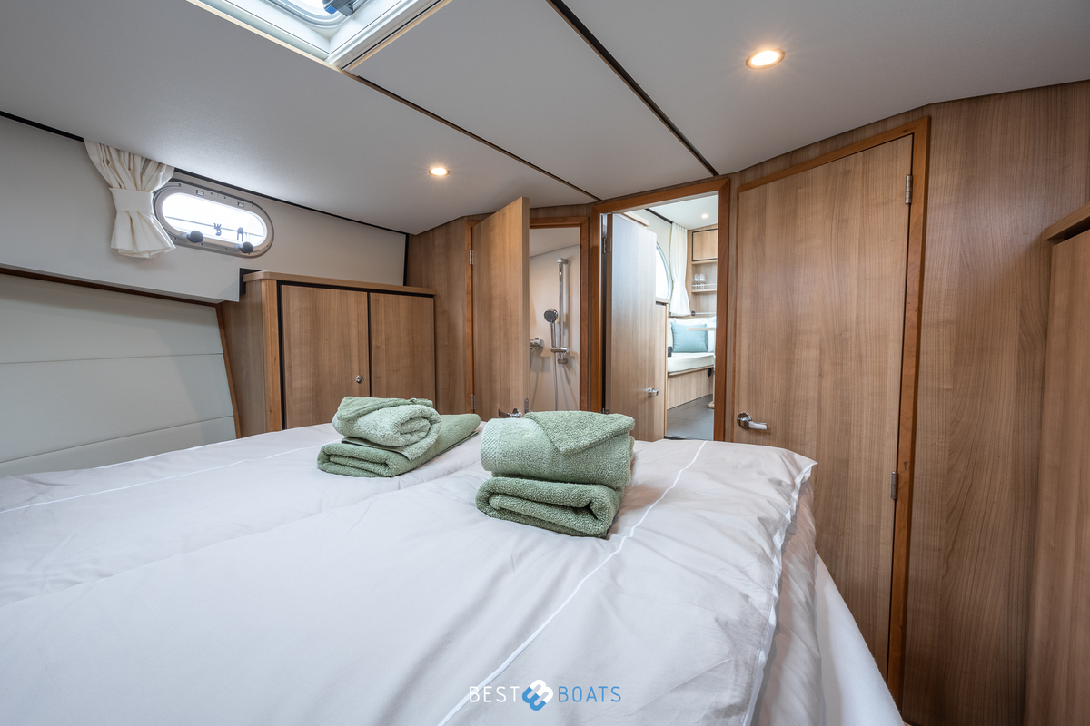 foto: 28 Linssen Grand Sturdy 35.0 AC INTERO