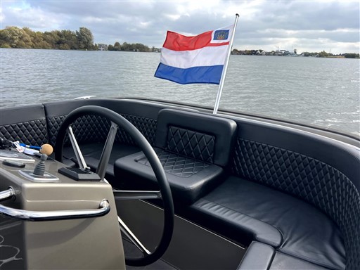 foto: 21 Seafury Hawker 725