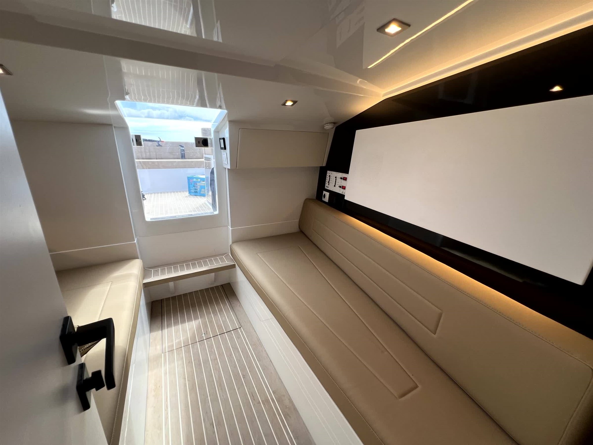 foto: 24 Vandutch 32 - Goldfinger