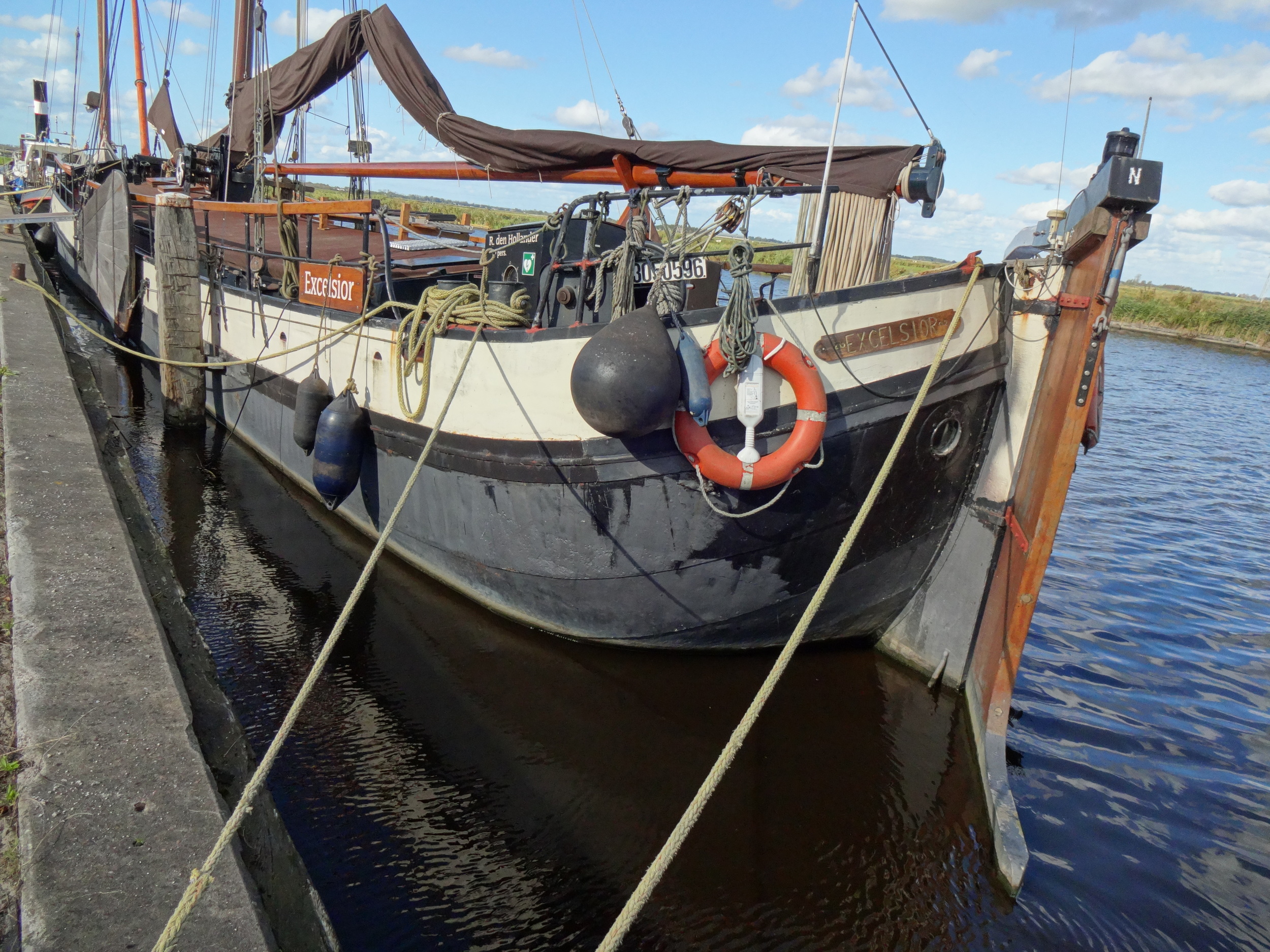 foto: 20 Hasselteraak 24.00 Charter/woonschip