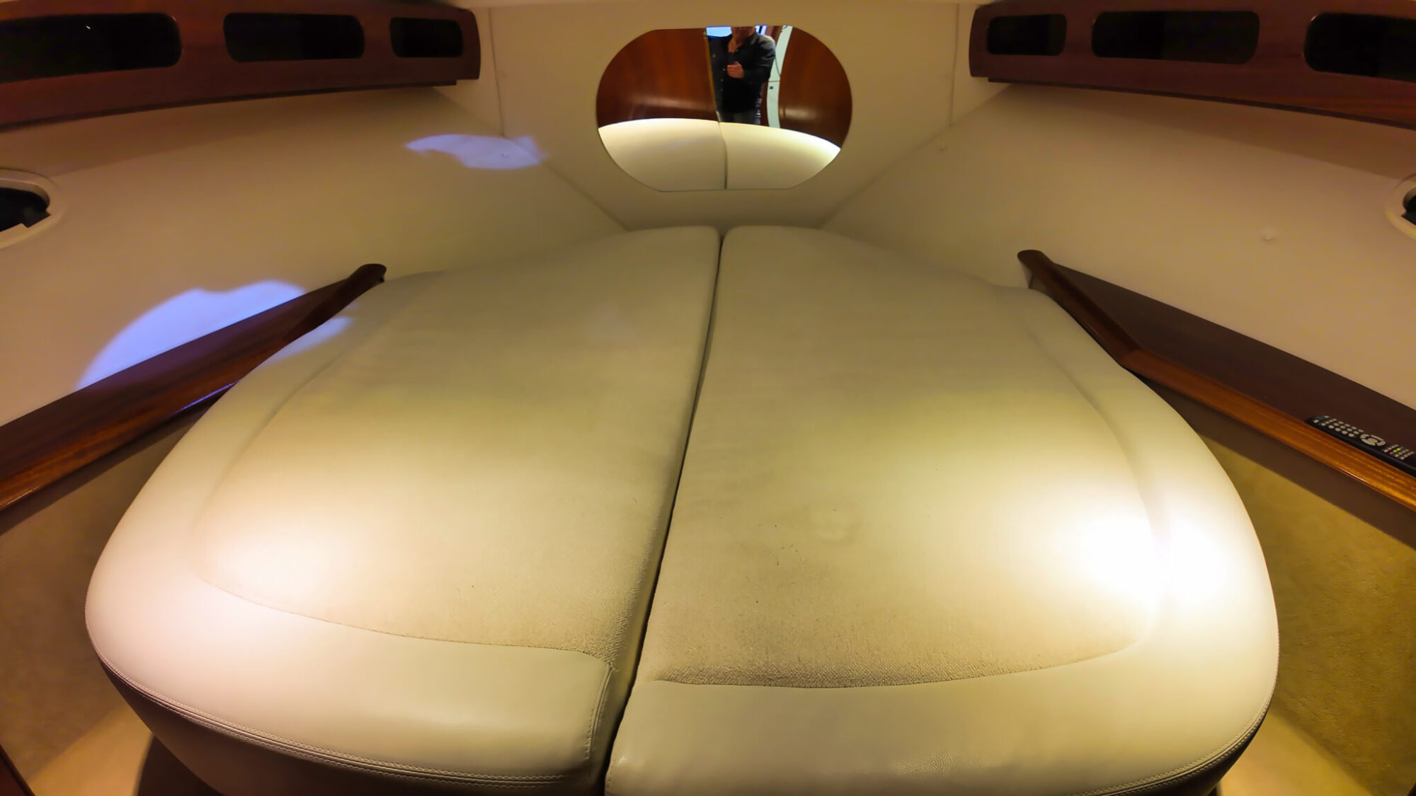 foto: 24 Bavaria Bavaria 37 HT Hardtop