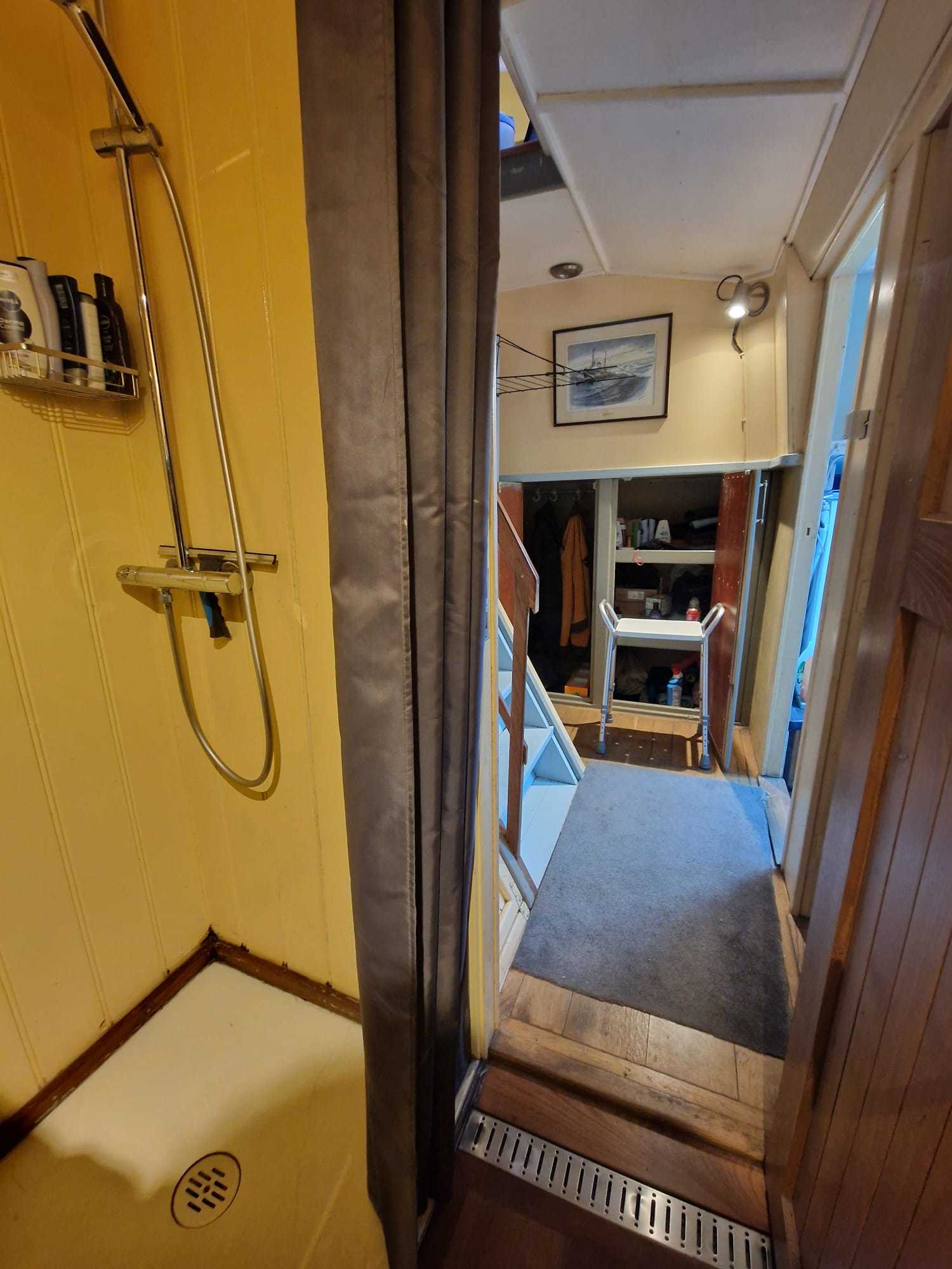 foto: 13 Ex Viskottter/ Varend Woonschip Ex Viskotter
