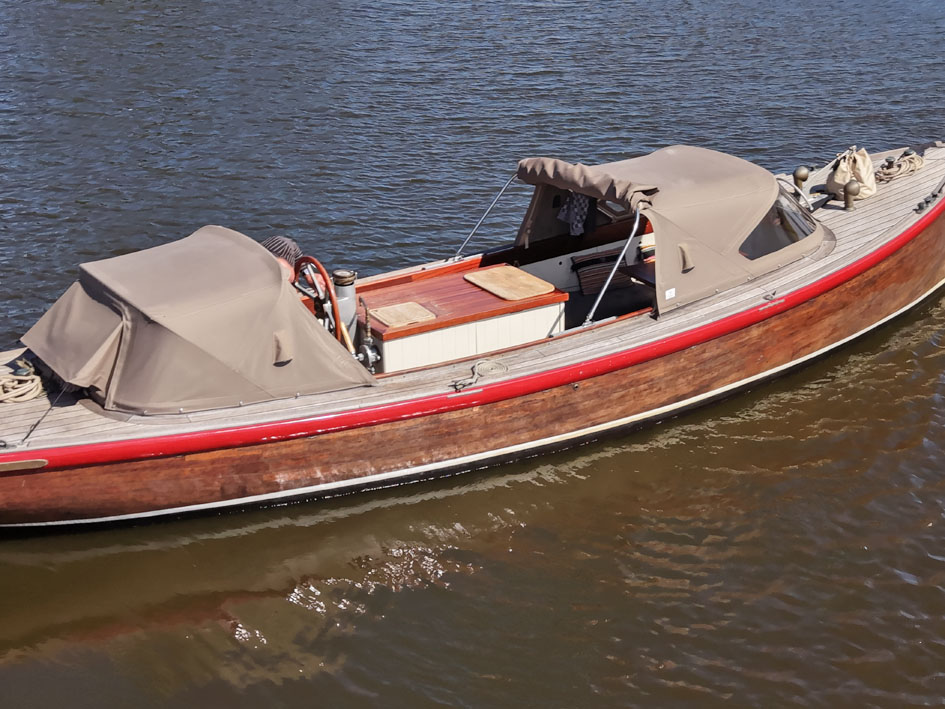 foto: 18 ex Marine Motorsloep 30