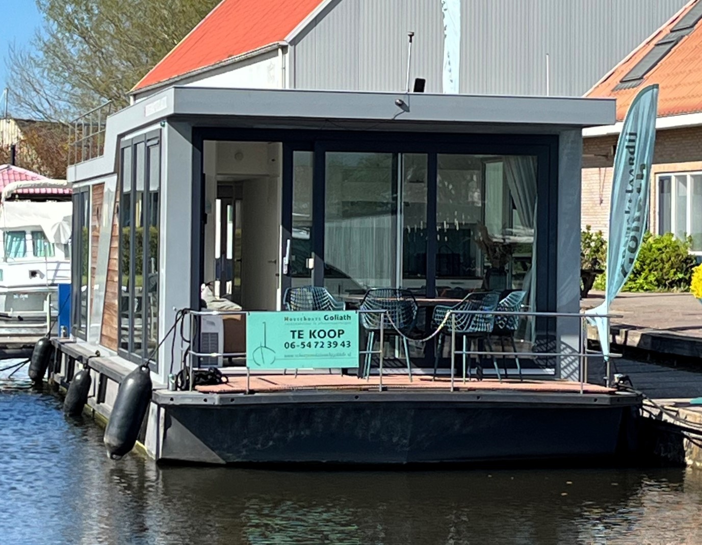 foto: 23 Houseboat Friesland 12.75 X 4.50 (inboard Engine)