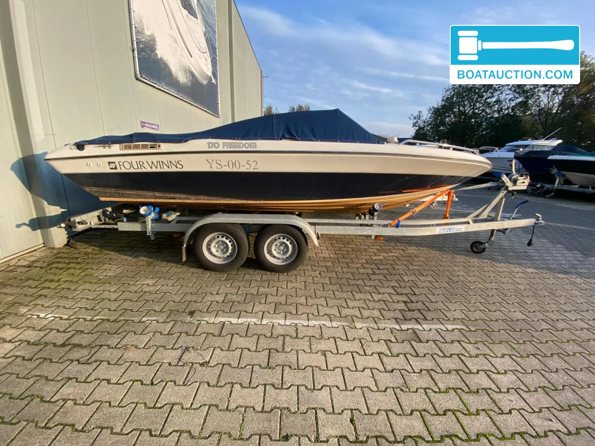 foto: 9 Four Winns 170 Freedom