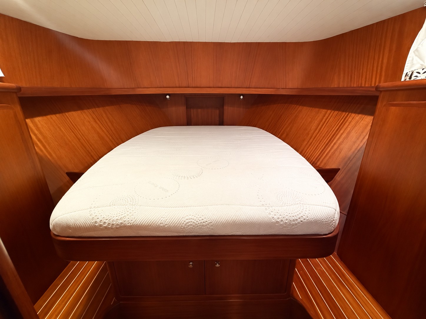 foto: 13 Crown yachts Crown Cruiser 12.85 OK Spiegeldeur