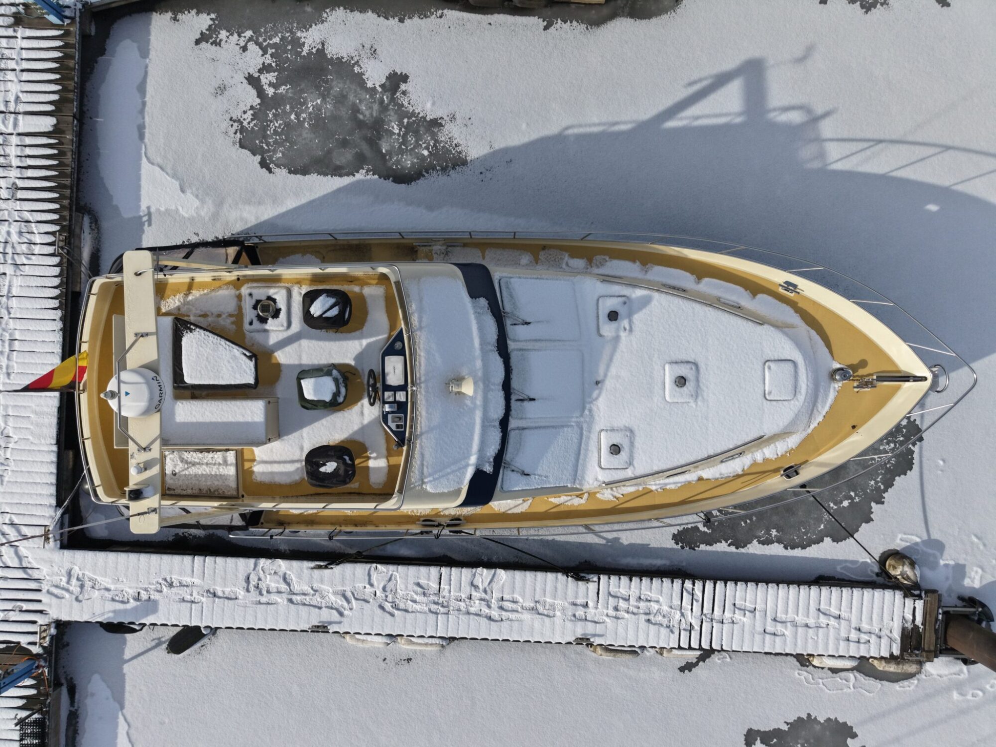 foto: 24 Bruce Roberts Bruce Roberts Euro 12.00 Flybridge