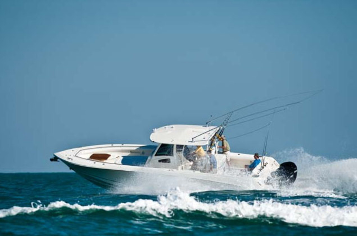 foto: 13 Boston Whaler 380 Outrage