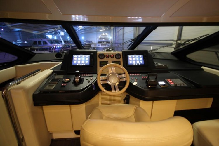 foto: 48 Azimut 60