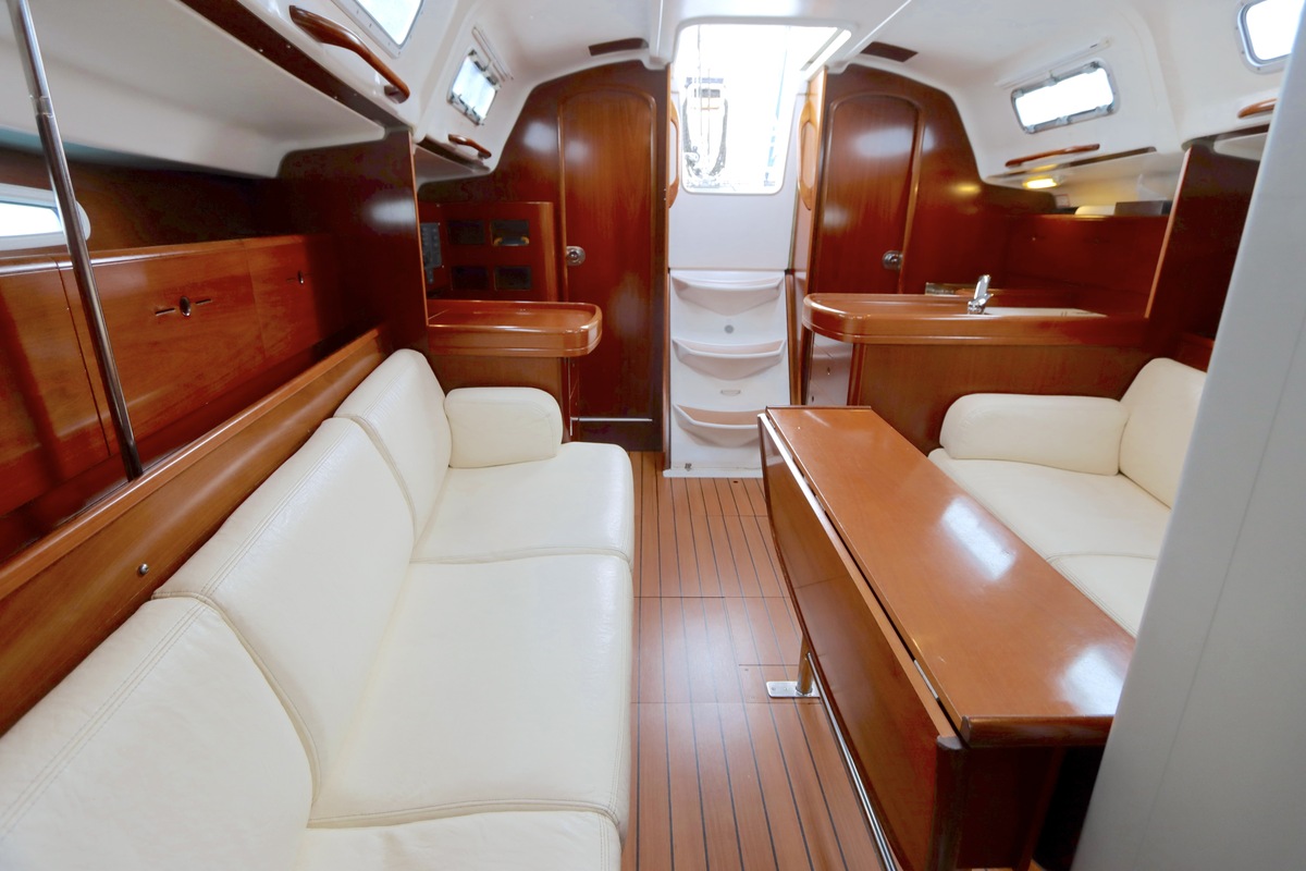 foto: 33 Beneteau  First 36.7 Performance uitvoering