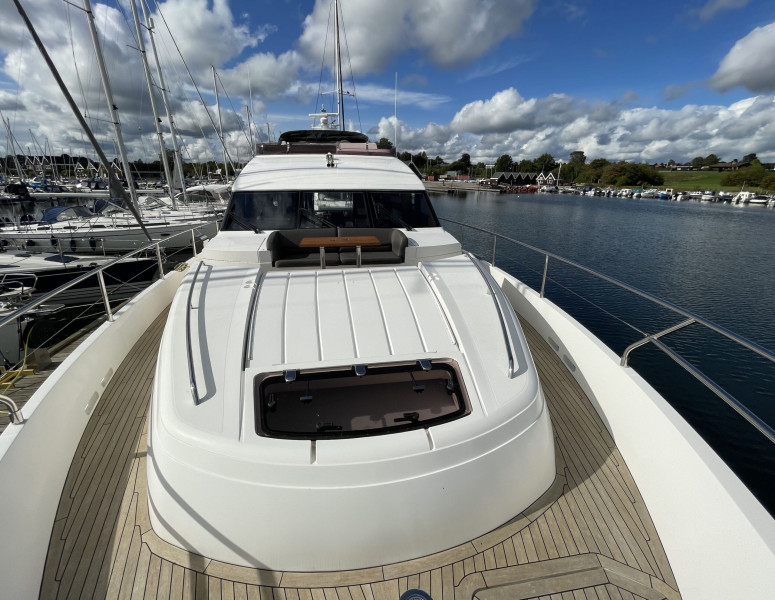 foto: 12 Princess 72 FLY