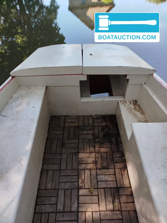 foto: 12 Cabinboat 700