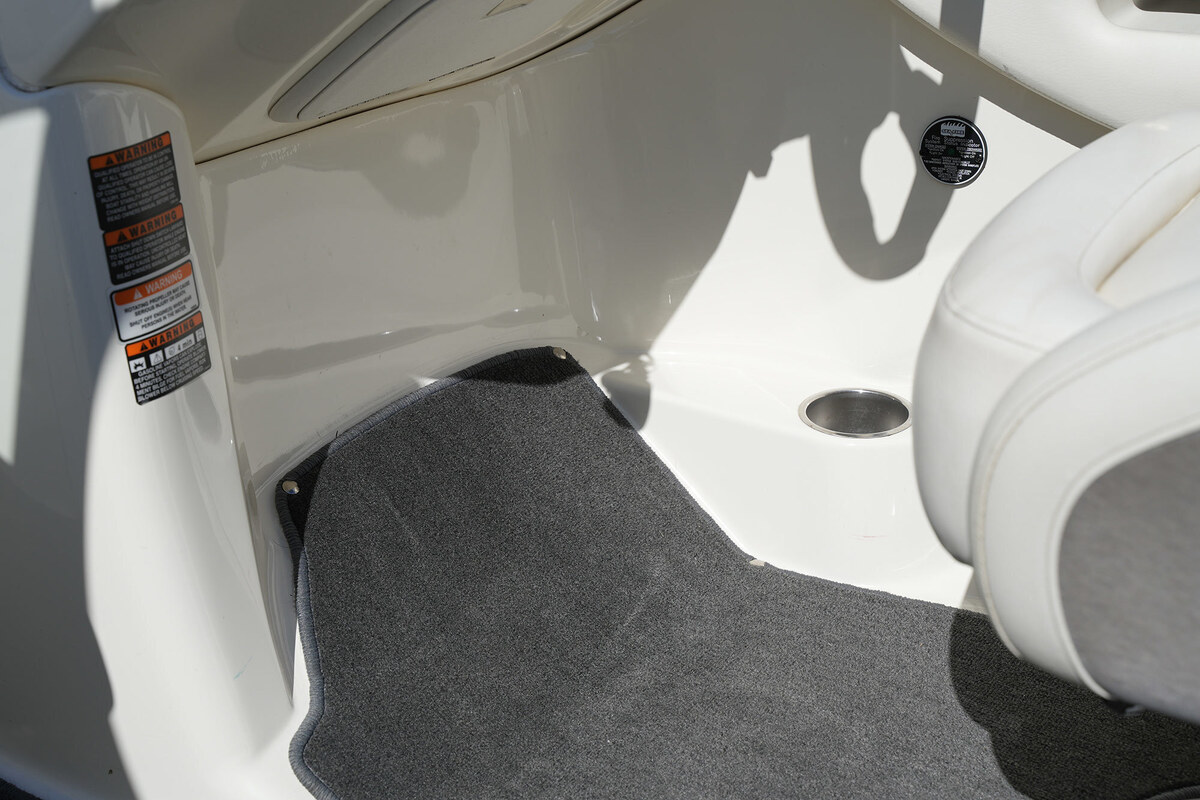 foto: 16 Bayliner 225