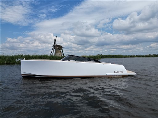 foto: 13 Vandutch 32 - Goldfinger