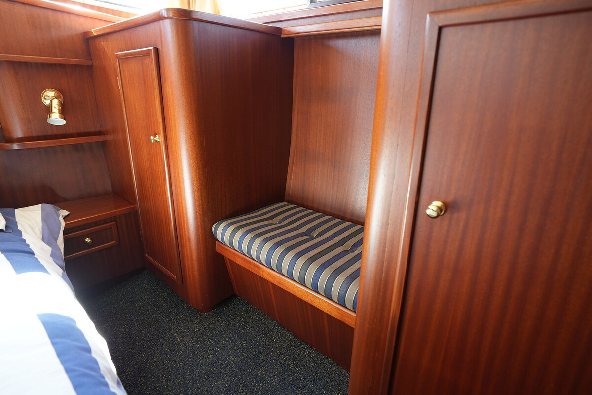 foto: 34 Valkkruiser 1350 AK