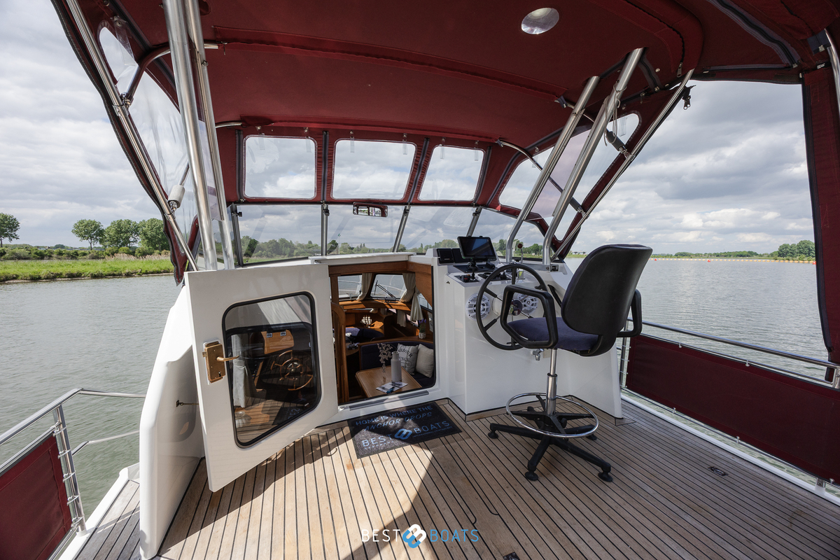 foto: 23 Linssen 37 SE