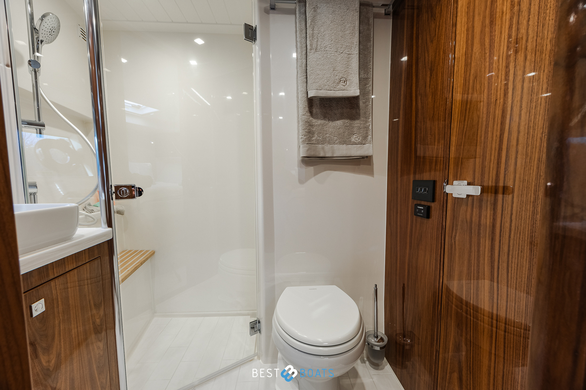 foto: 38 Riviera 4600 SPORT YACHT-PLATINUM EDITION