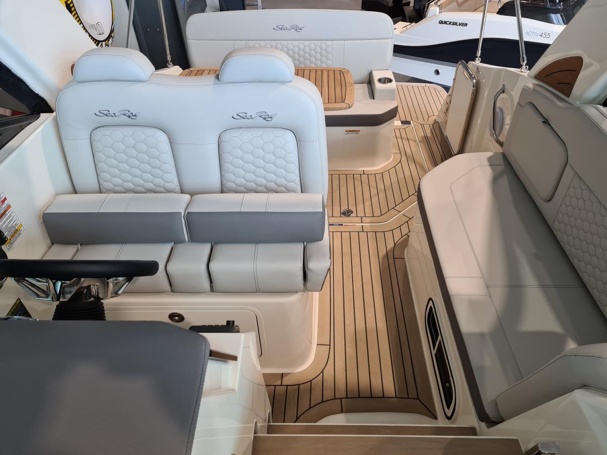 foto: 15 Sea Ray Sundancer 265