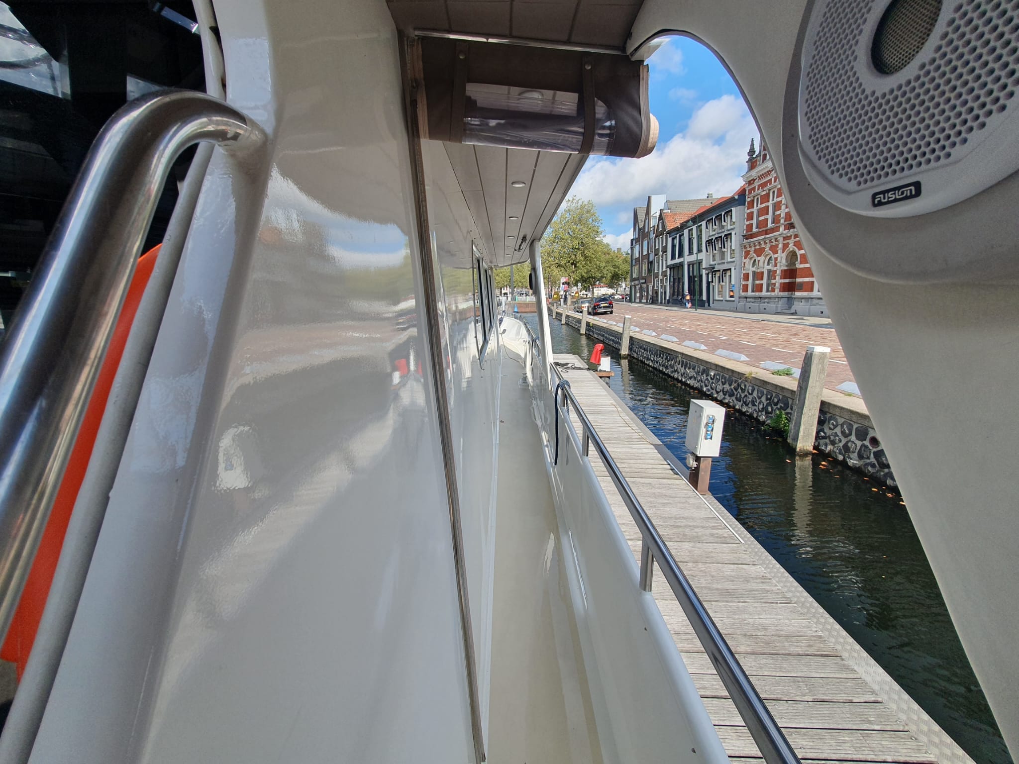 foto: 24 Jacabo 2300 (Varend woonschip)