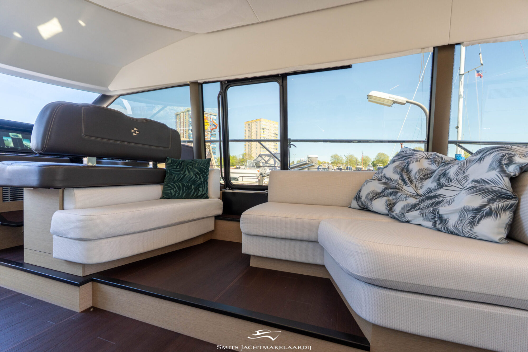foto: 132 Prestige Prestige 590 Flybridge