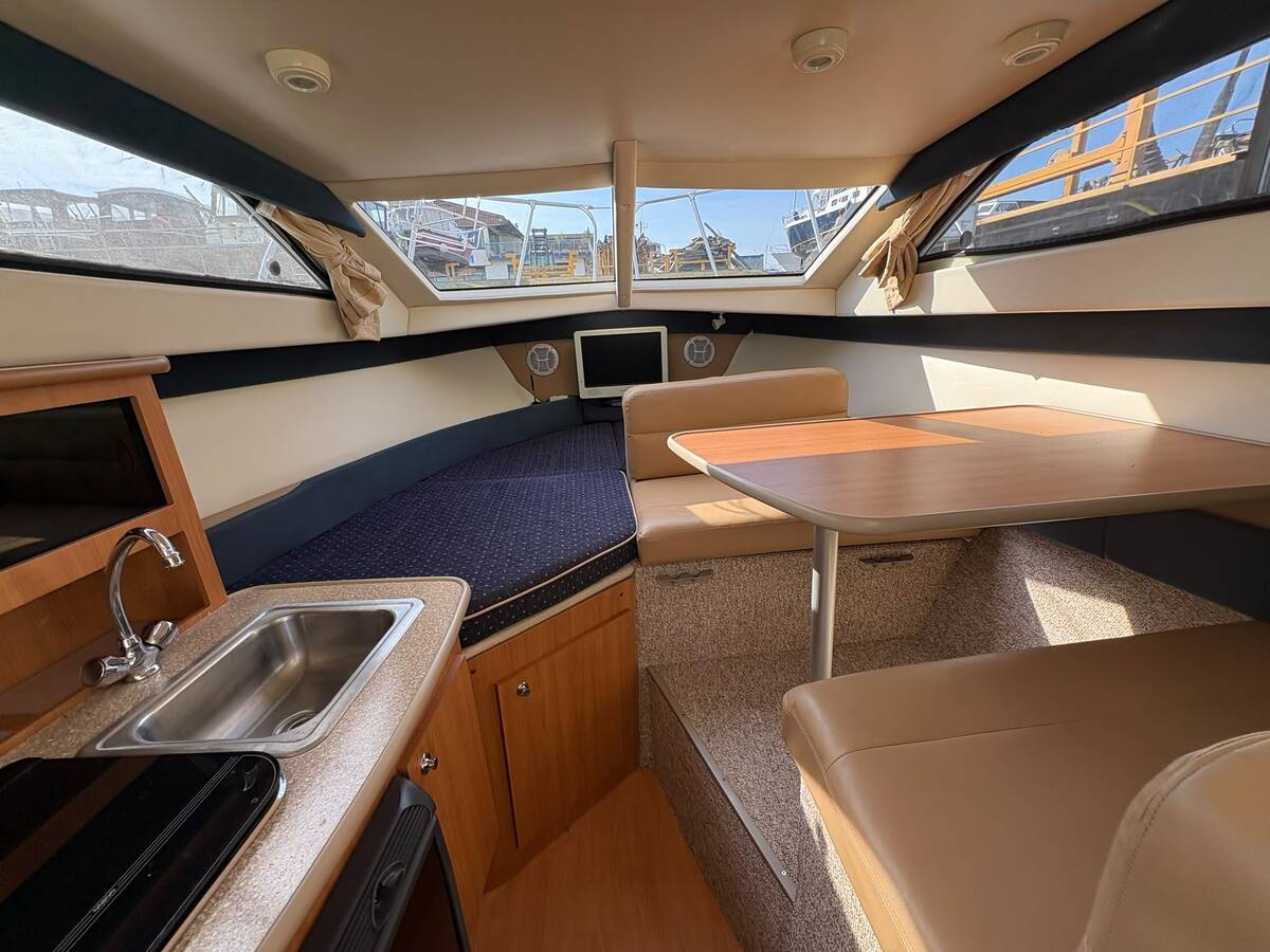 foto: 22 Bayliner 246 Discovery 