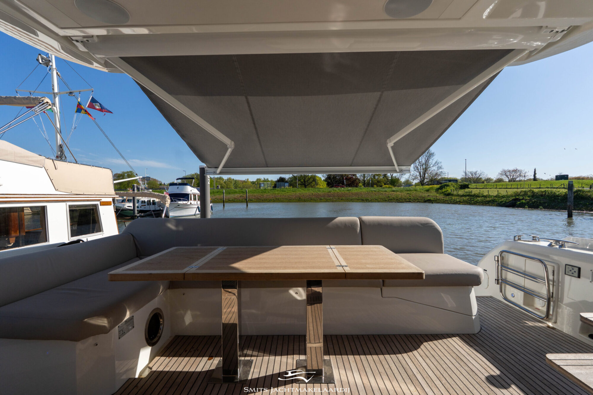 foto: 133 Prestige Prestige 590 Flybridge