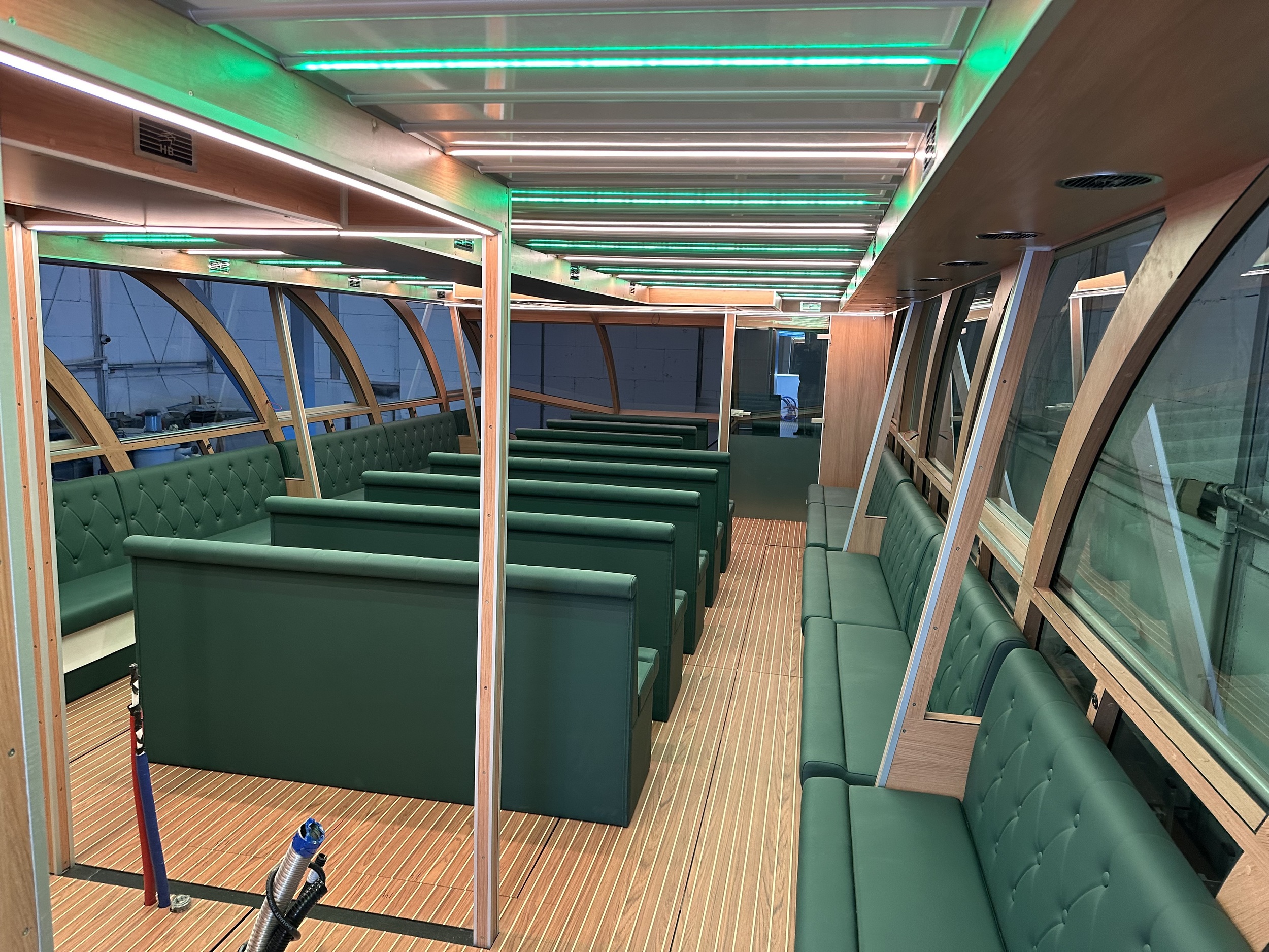 foto: 14 Holiday Boat Sundeck 57 Passenger Catamaran