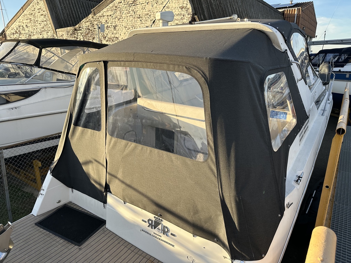 foto: 17 Bayliner 3055 Sunbridge