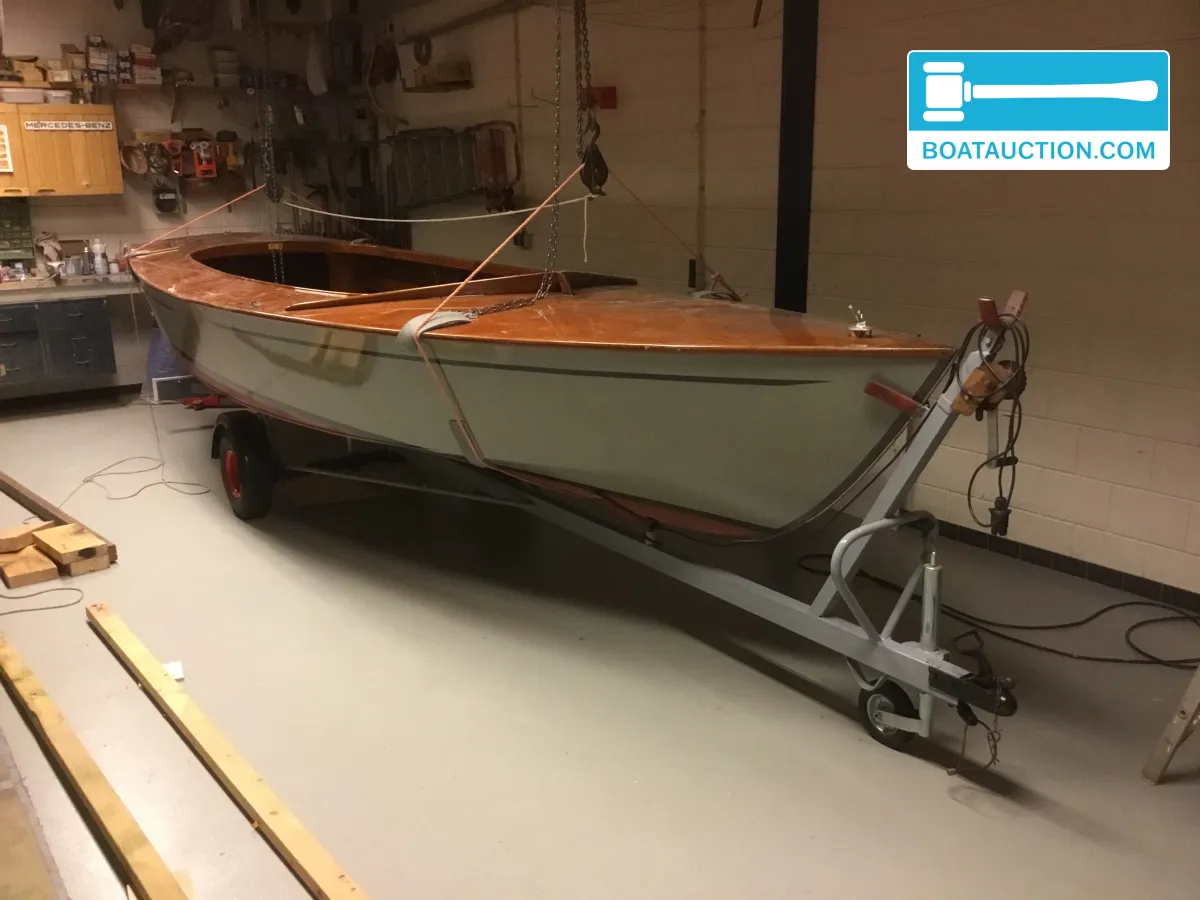 foto: 22 Spanker 712