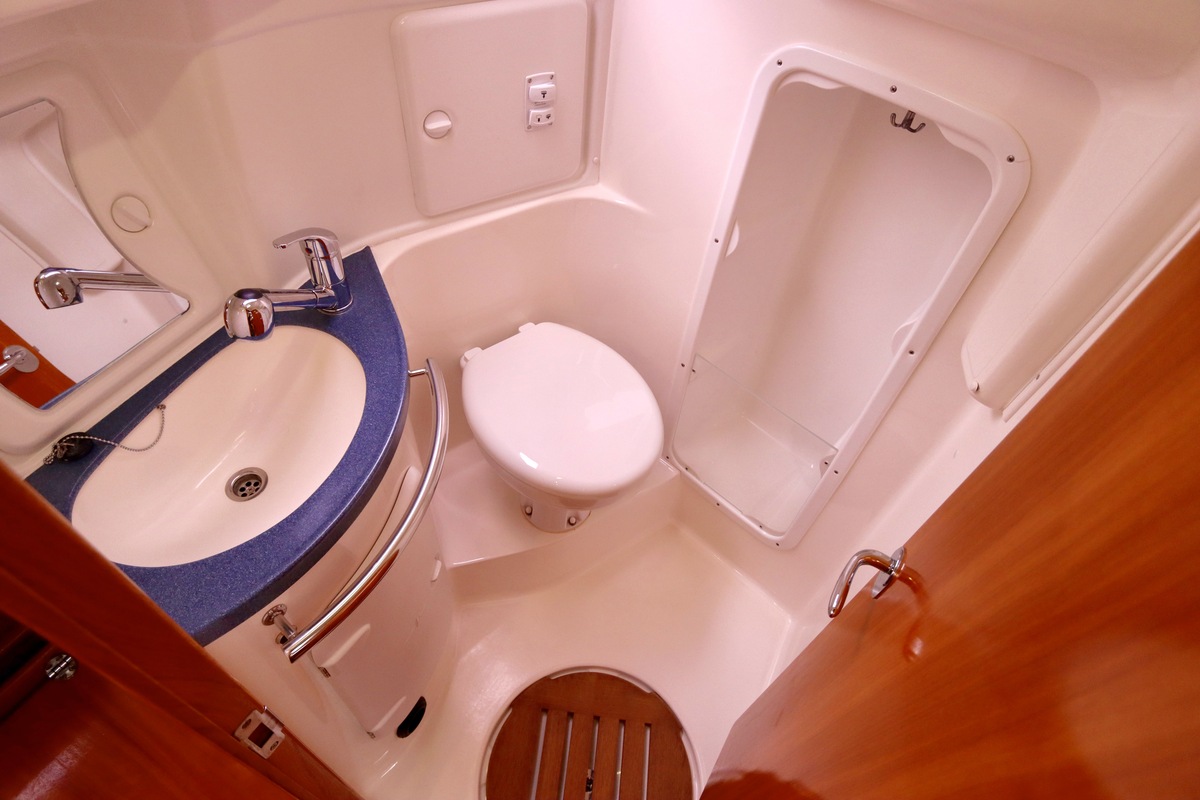 foto: 20 Bavaria  33 Cruiser