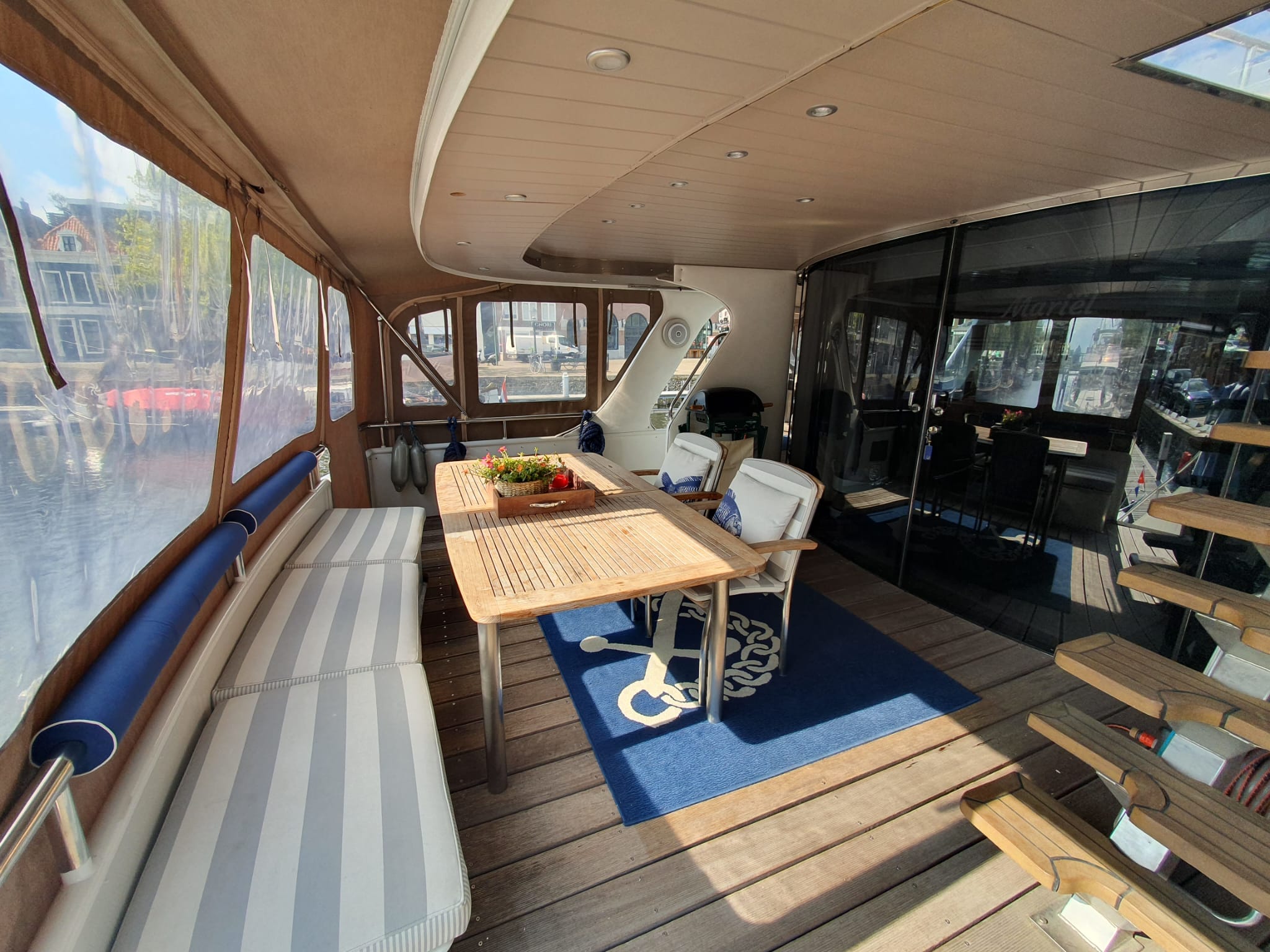 foto: 25 Jacabo 2300 (Varend woonschip)