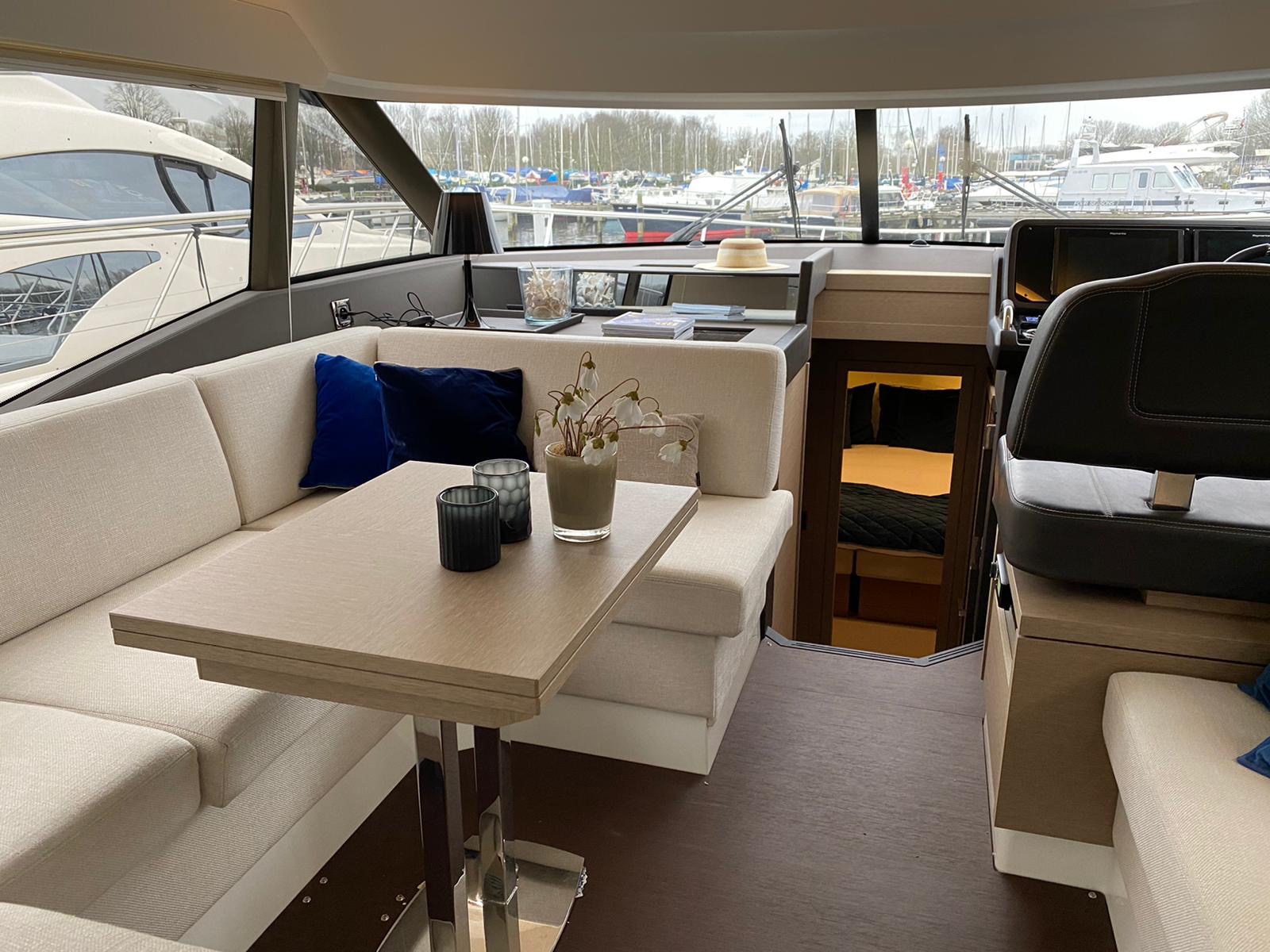 foto: 54 Prestige 460 flybridge #100