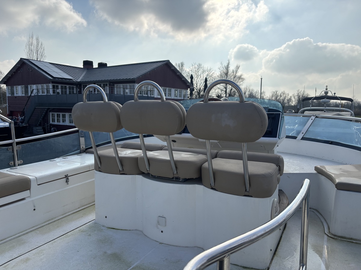 foto: 18 Fairline Squadron 52