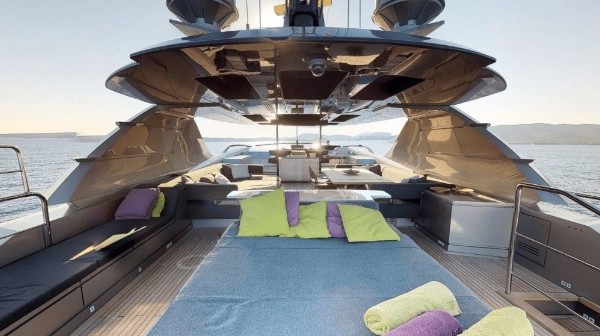 foto: 10 Peri Yachts 37