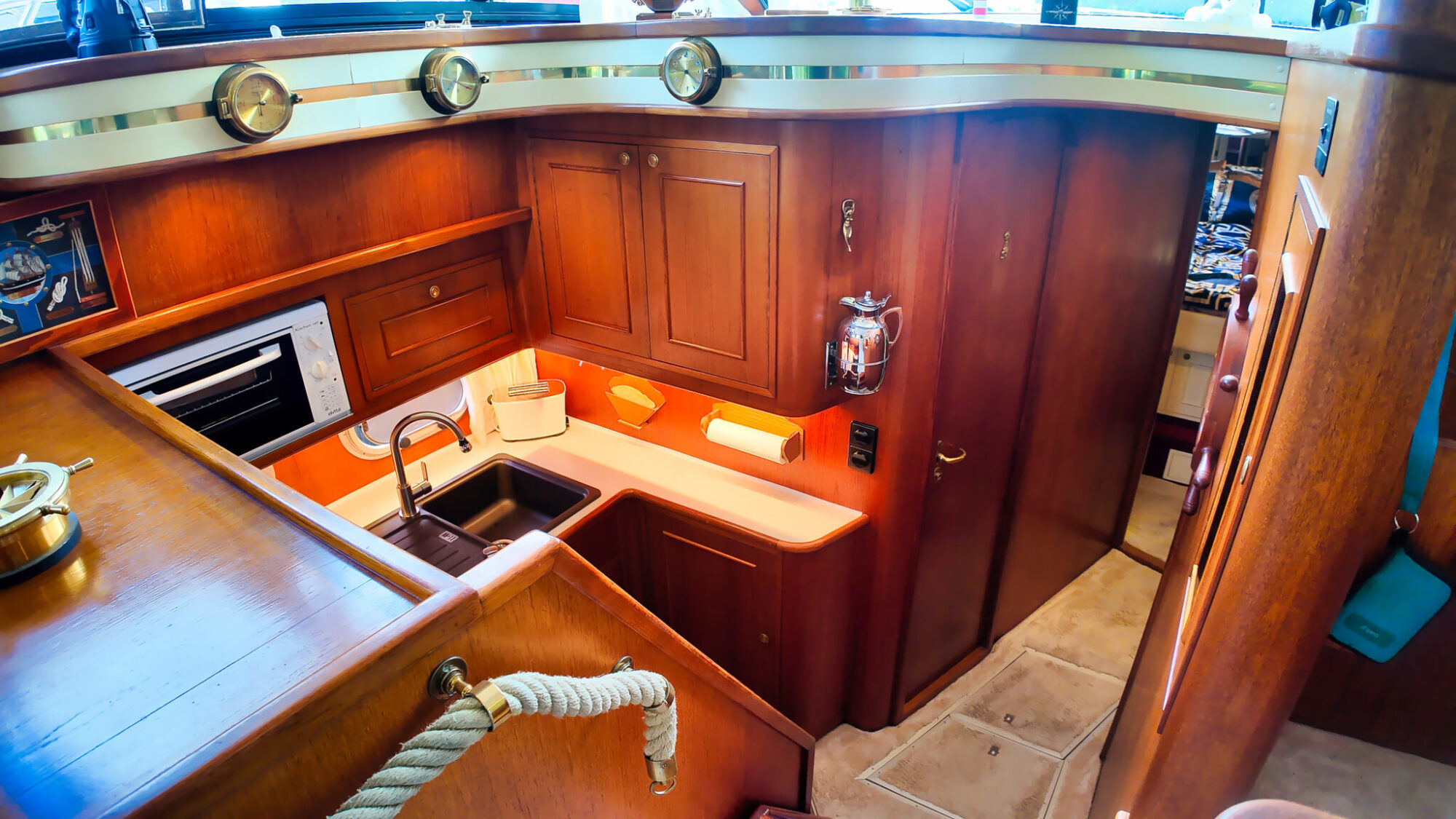 foto: 31 Neptunus Neptunus 138 / 46 Flybridge Sedan