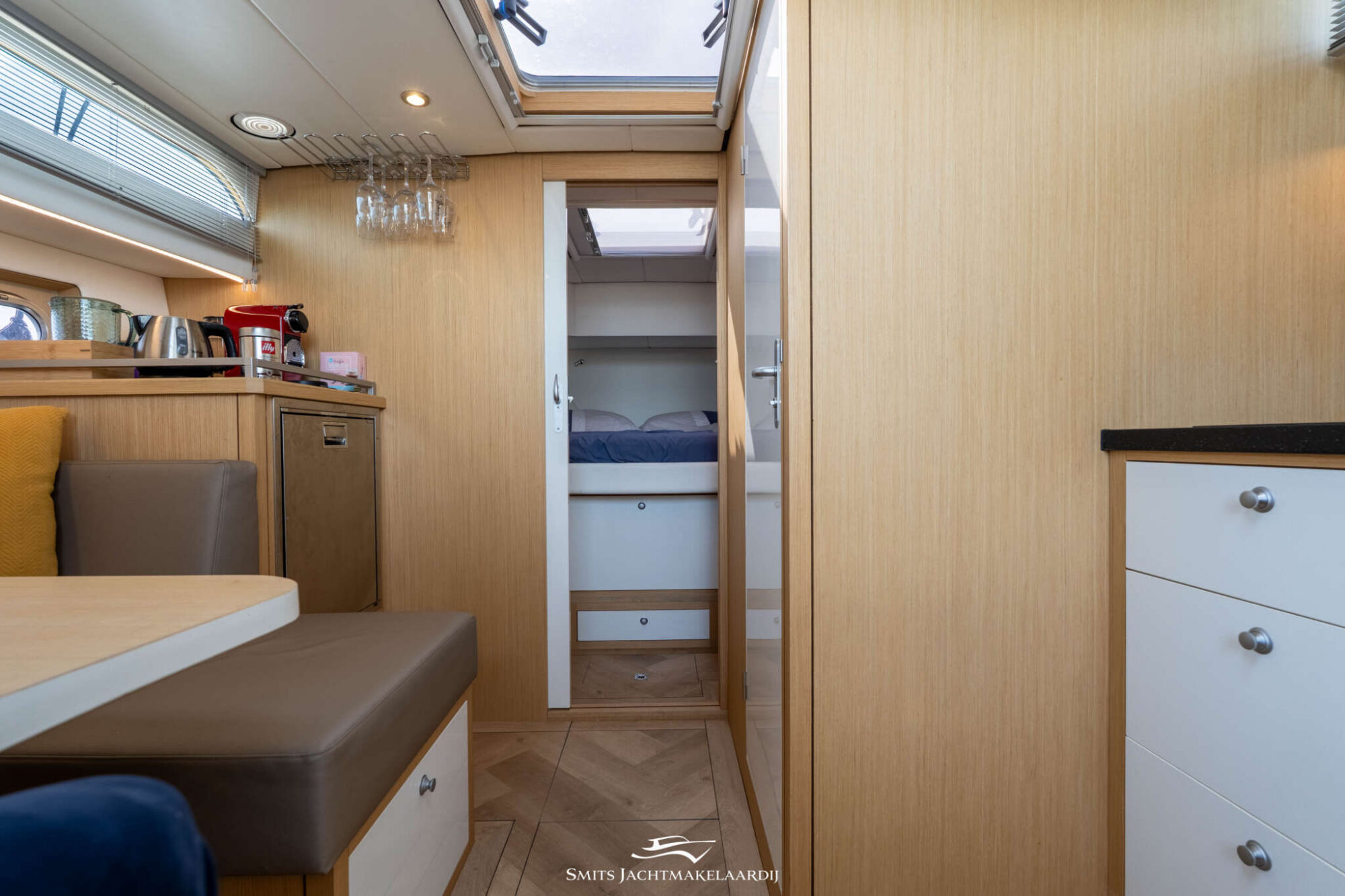 foto: 35 Crown yachts Crown Keyzer C107 Cabrio