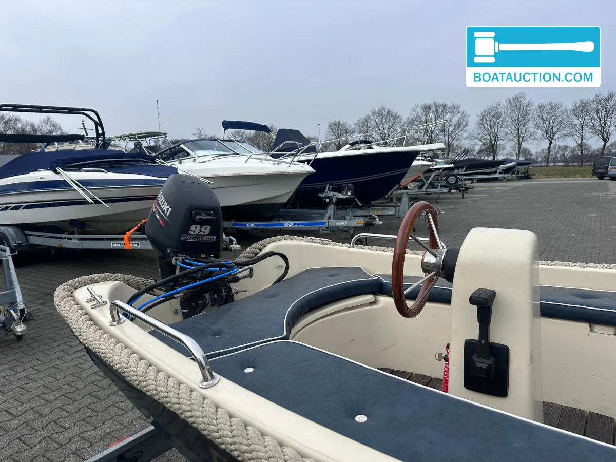 foto: 10 Timeless 460 Classic