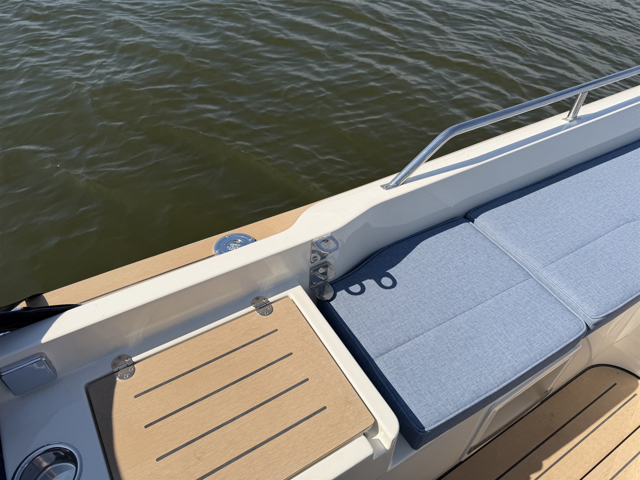 foto: 29 Interboat Intender 750 Cabin