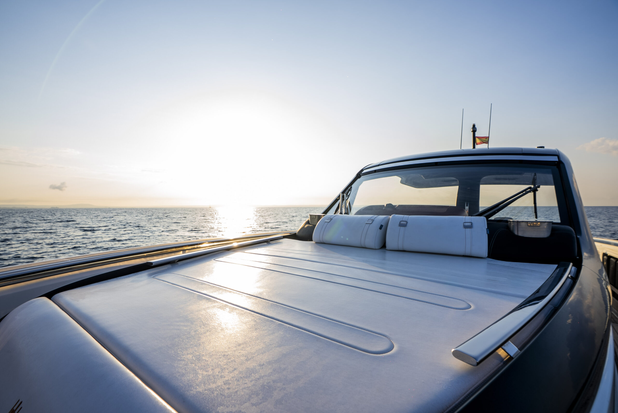 foto: 36 Invictus TT460