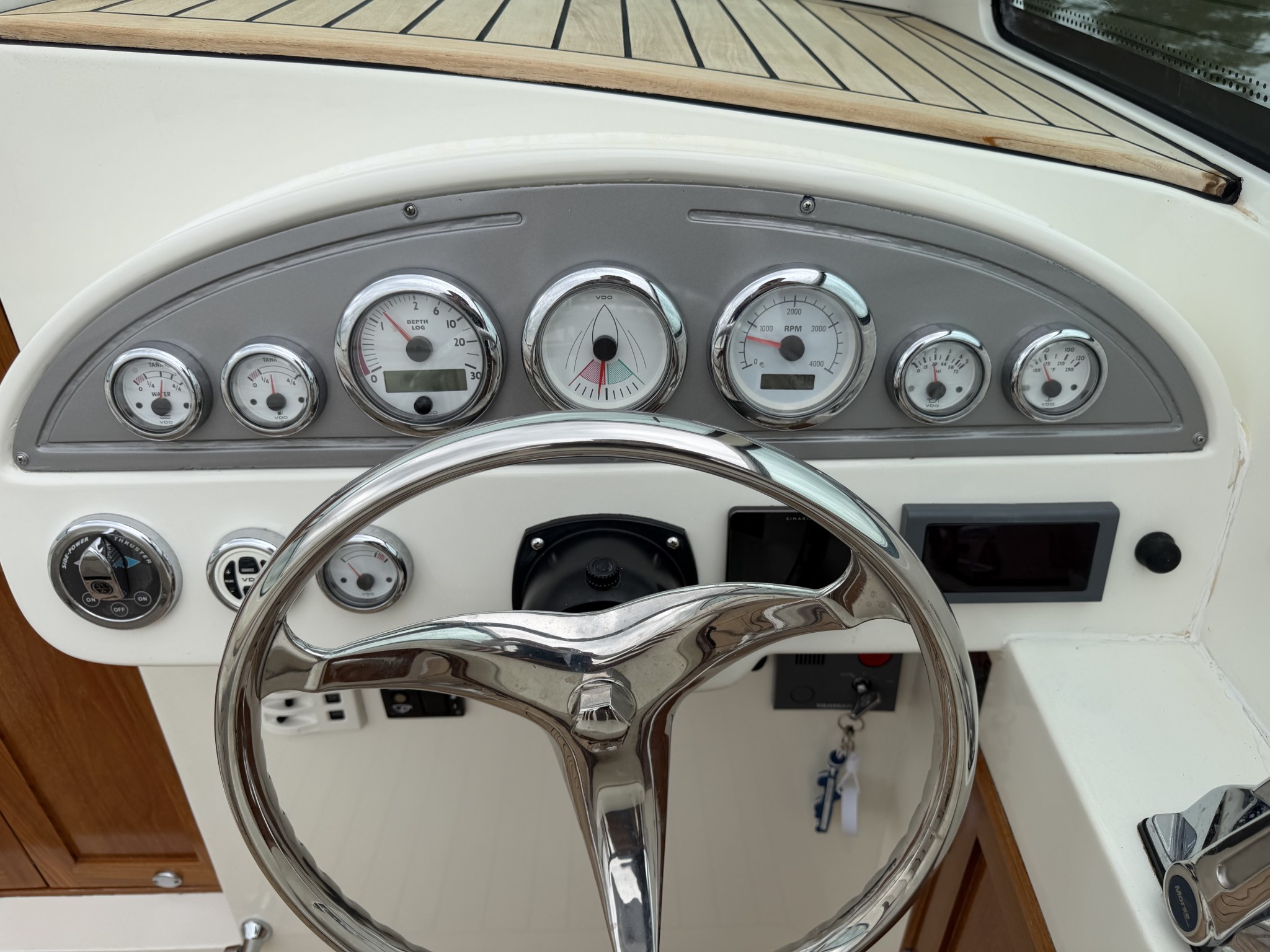 foto: 18 Long Island 33 Runabout