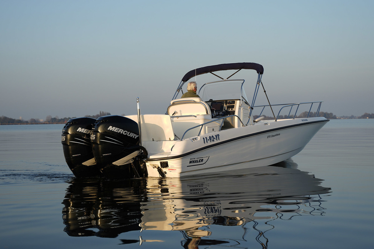 foto: 25 Boston Whaler 270 Dauntless