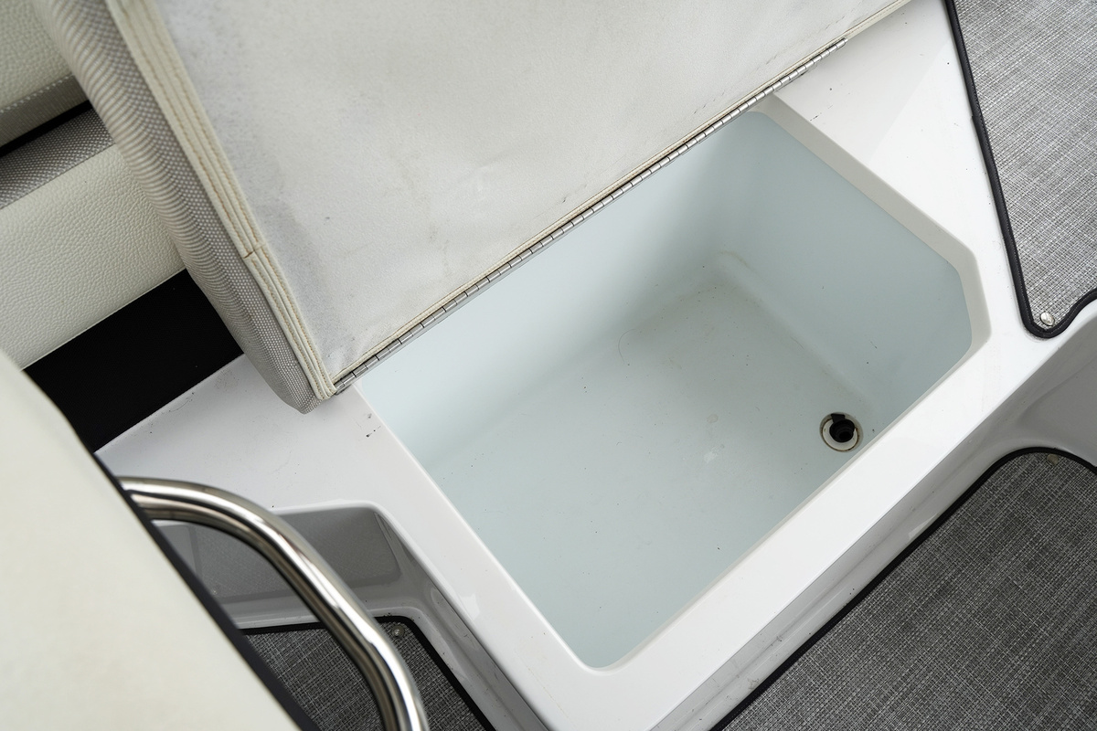 foto: 26 Cobalt CS23