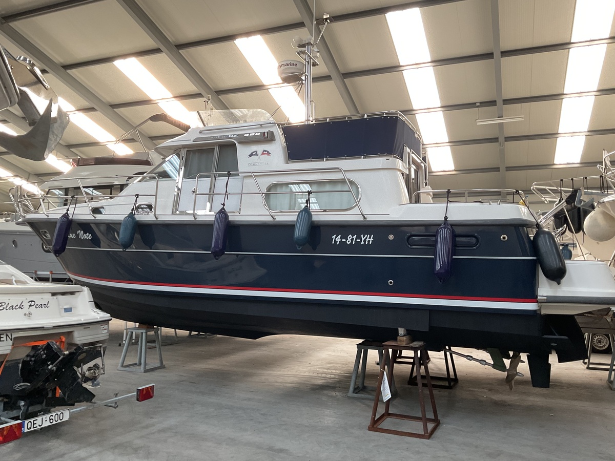 foto: 30 Nimbus 380 Commander