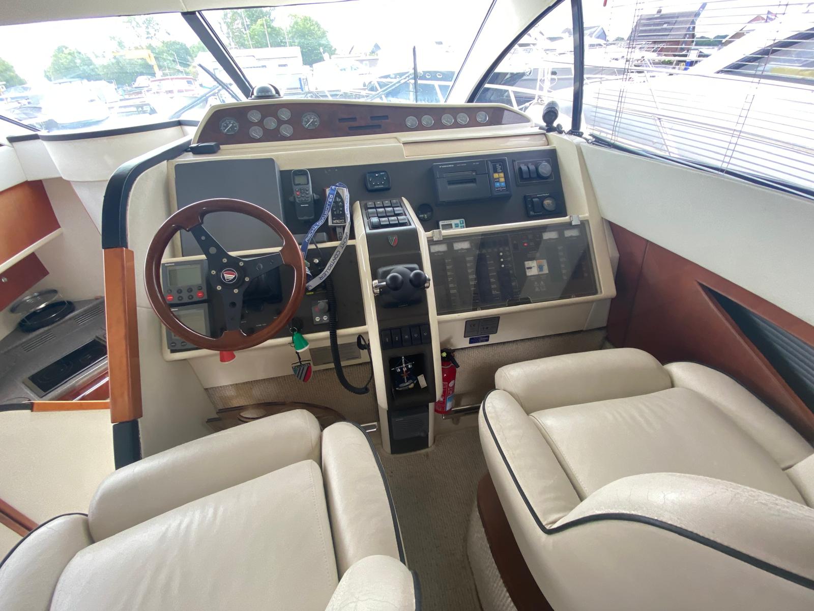 foto: 10 Fairline Phantom 43