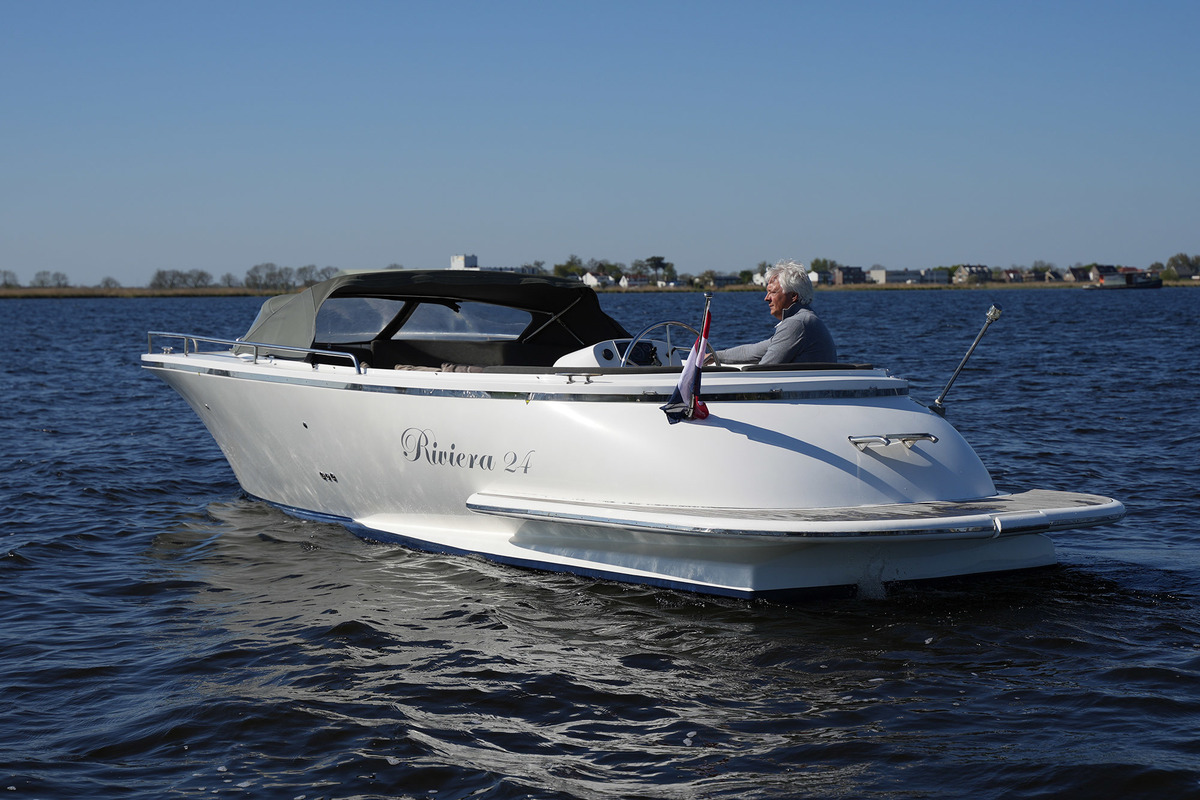 foto: 17 Riviera 24