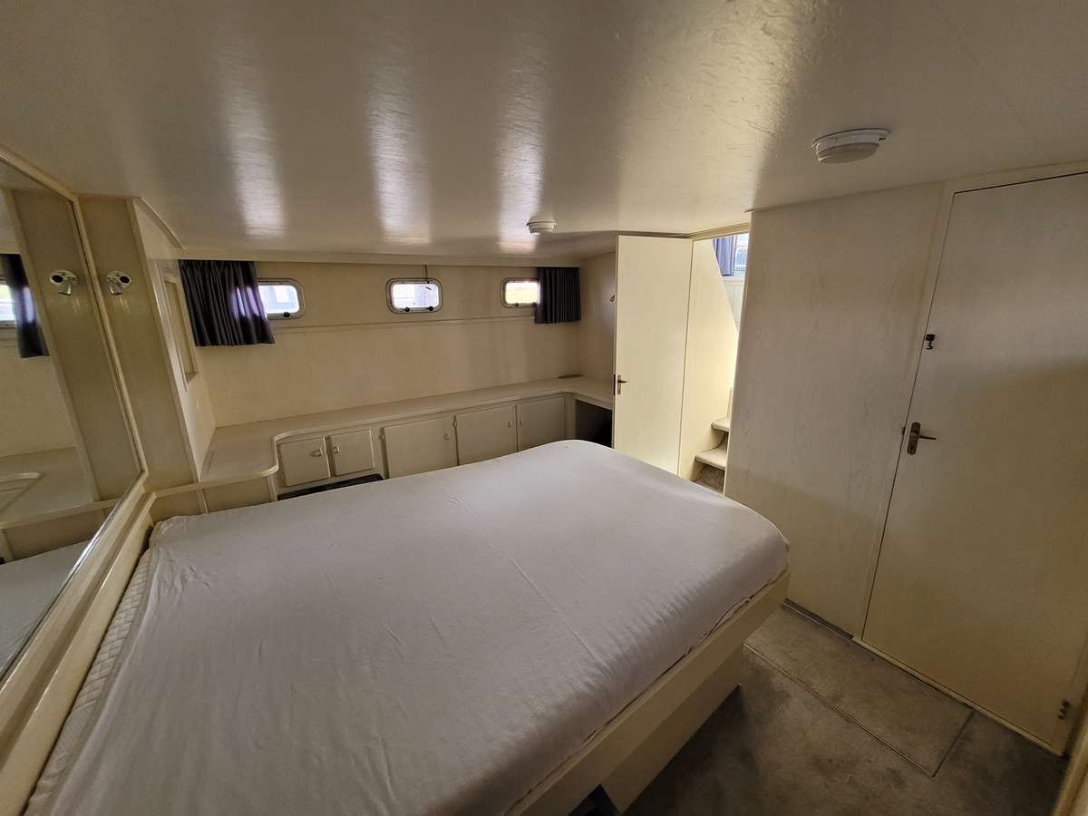 foto: 28 Linssen  42 SL 