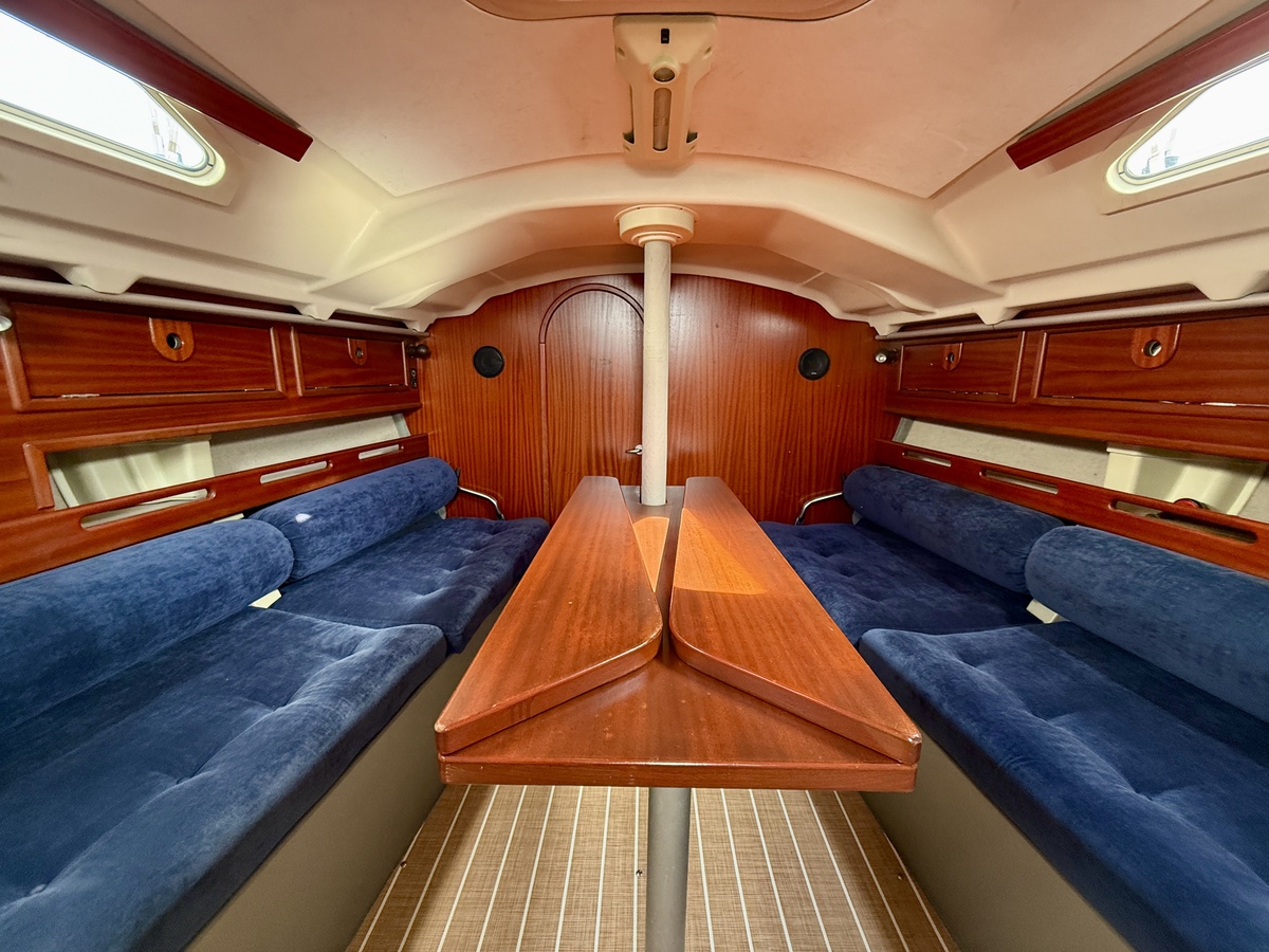 foto: 17 Dehler 37 cws 3-cabins